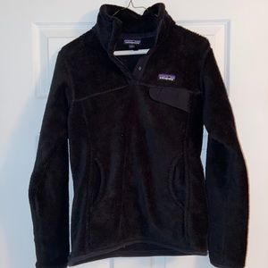 Black Patagonia pullover with pockets